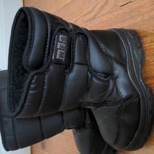 WFS Black Snow Boots (size 11 Kids)
